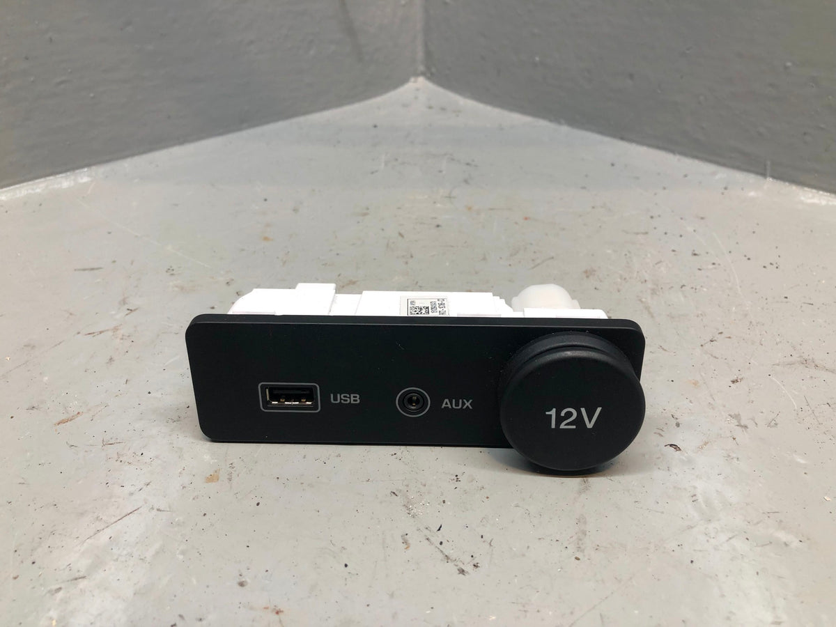 Range Rover Evoque USB AUX Port 12V FK72-19C166-CC L538 2011 to 2018