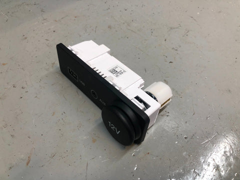 Range Rover Evoque USB AUX Port 12V FK72-19C166-CC L538 2011 to 2018