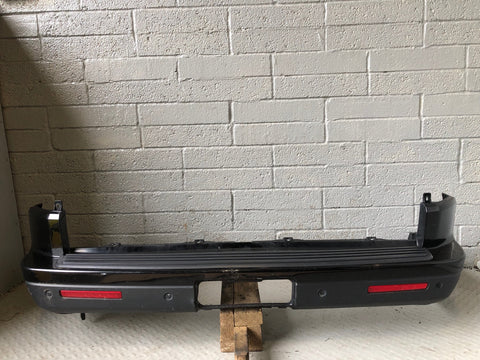 Discovery 4 Rear Bumper with Reflectors Santorini Black Land Rover K19085