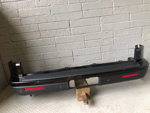 Discovery 4 Rear Bumper with Reflectors Santorini Black Land Rover K19085