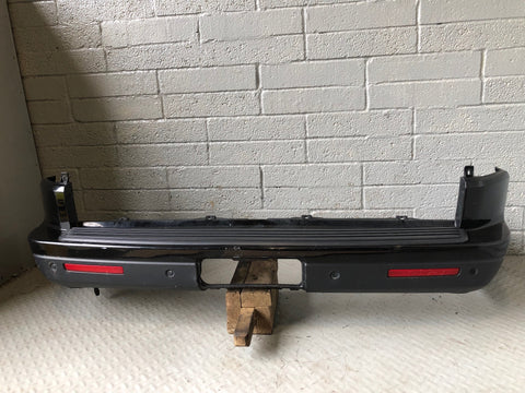 Discovery 4 Rear Bumper with Reflectors Santorini Black Land Rover K19085