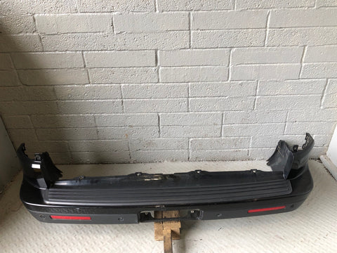 Discovery 4 Rear Bumper with Reflectors Santorini Black Land Rover K19085