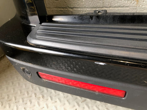 Discovery 4 Rear Bumper with Reflectors Santorini Black Land Rover K19085