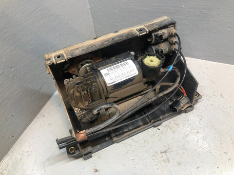 Discovery 2 Air Suspension Compressor Wabco RQG100041 Housing Land Rover R18125