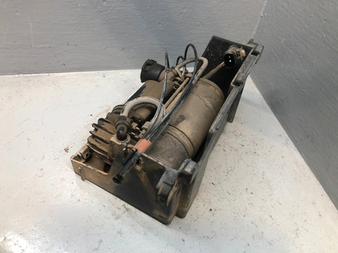 Discovery 2 Air Suspension Compressor Wabco RQG100041 Housing Land Rover R18125