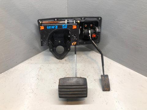 Discovery 2 Pedal Set Auto Accelerator Brake 2.5 TD5 Land Rover R18125