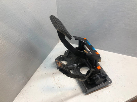 Discovery 2 Pedal Set Auto Accelerator Brake 2.5 TD5 Land Rover R18125