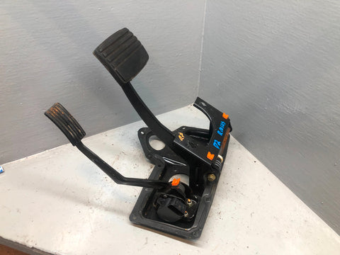 Discovery 2 Pedal Set Auto Accelerator Brake 2.5 TD5 Land Rover R18125