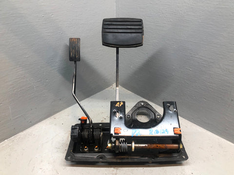 Discovery 2 Pedal Set Auto Accelerator Brake 2.5 TD5 Land Rover R18125