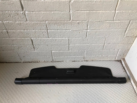 Range Rover Sport Retractable Load Cover in Black L320 2005 to 2013 R04036