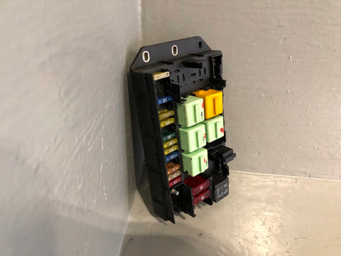 Range Rover L322 Fuse Box YQE000350 TD6 or V8 2002 to 2006