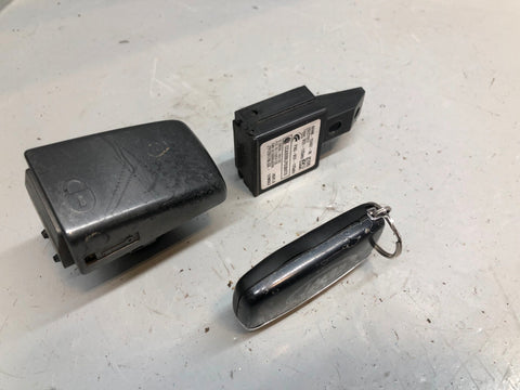 Discovery 4 Key Remote and Blade with Door Lock Land Rover 2009 to 2014 K30095