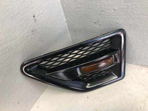 Freelander 2 Wing Vents Indictor Side Repeaters Black Pair Land Rover R17036