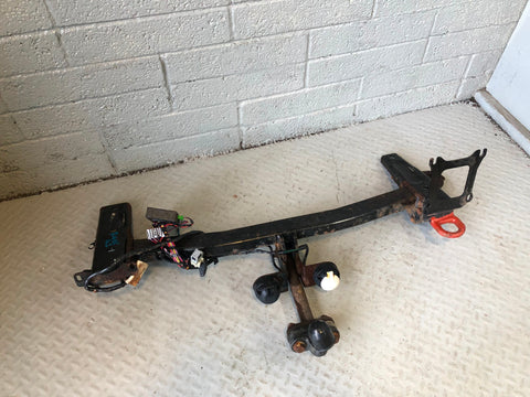 Freelander 2 Tow Bar With Twin Electric Thule Land Rover 2006 to 2015 R06115