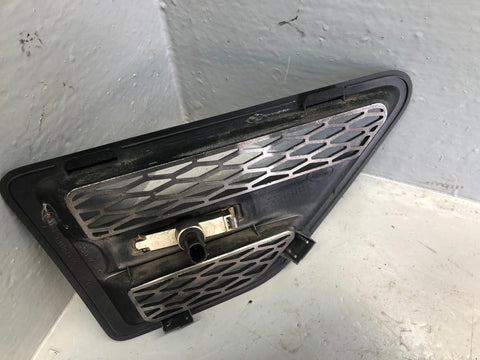 Freelander 2 Wing Vents Indictor Side Repeaters Black Pair Land Rover R17036