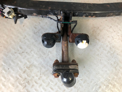 Freelander 2 Tow Bar With Twin Electric Thule Land Rover 2006 to 2015 R06115