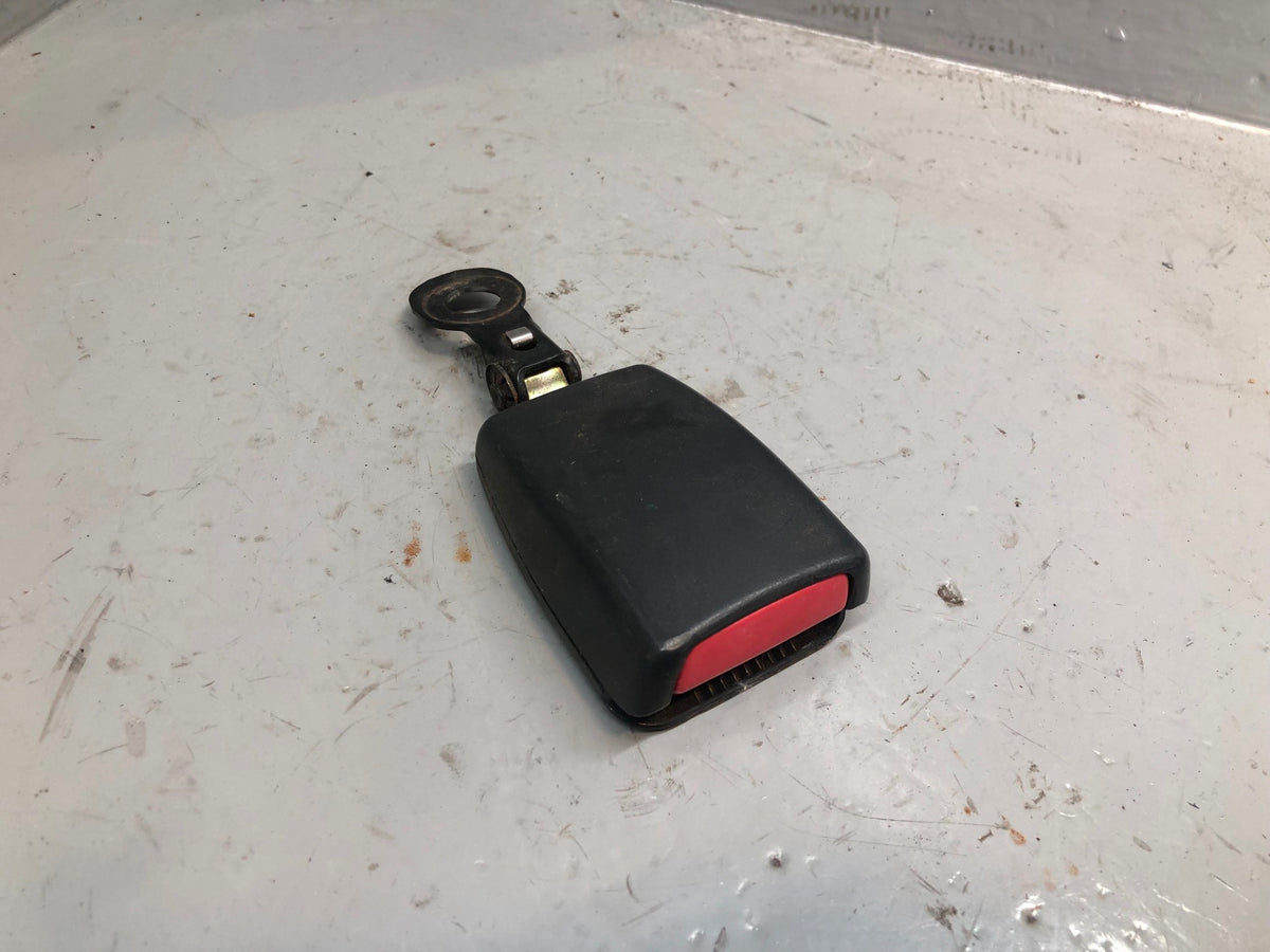 Discovery 2 Seat Belt Buckle Clasp Near Side Rear Land Rover 1998 to 2004