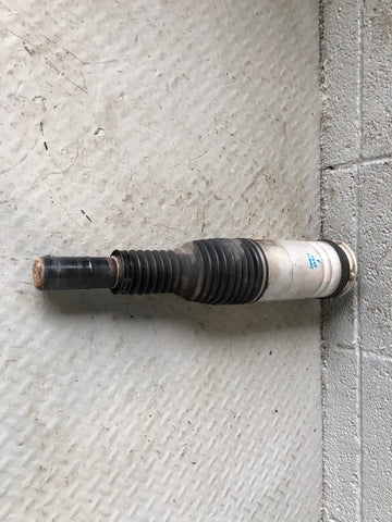 Range Rover L405 Strut Air Suspension Shock Absorber Near Side Front 22271124