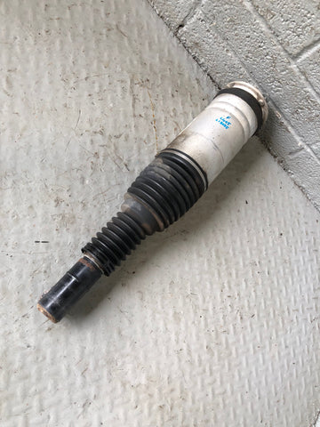 Range Rover L405 Strut Air Suspension Shock Absorber Near Side Front 22271124