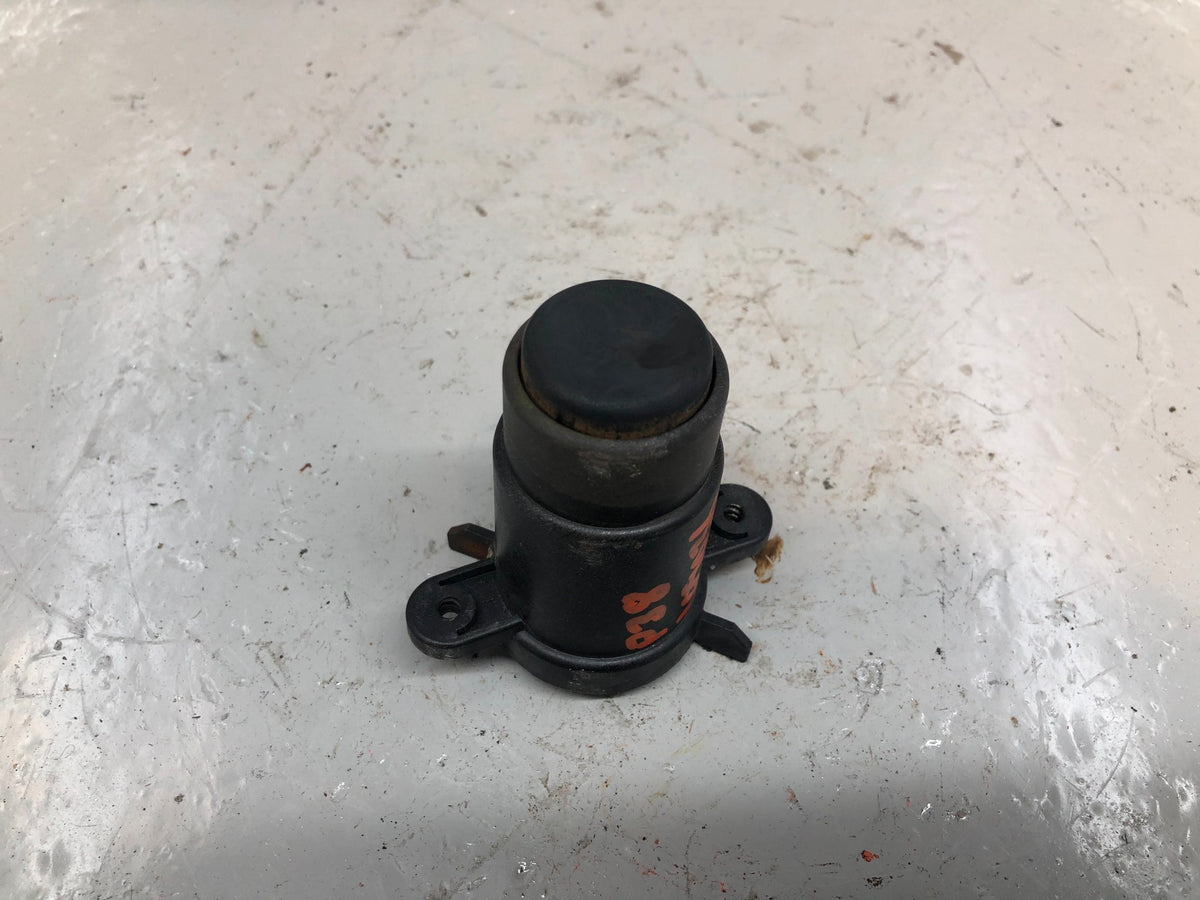 Range Rover P38 Tailgate Release Switch in Black 1994 to 2002