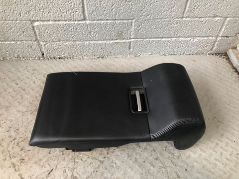 Range Rover L405 Centre Rear Arm Rest With Cup Holders Black 2013 to 2017