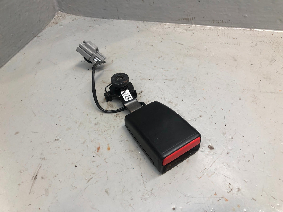 Range Rover L405 Seat Belt Buckle Clasp Near Side Rear 2013 to 2017