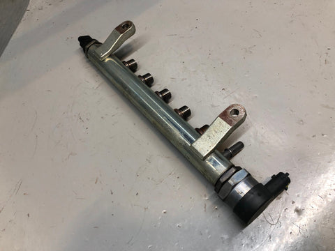 Freelander 2 Fuel Rail and Pressure Sensor 2.2 TD4 9671002980 Land Rover