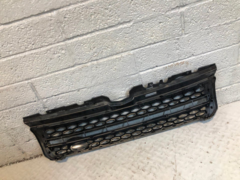 Range Rover Evoque Front Grille in Black and Silver Facelift L538 2016 to 2018