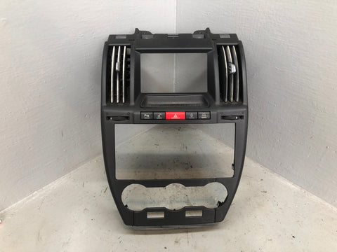 Freelander 2 Centre Dashboard Vents Panel Black Land Rover 2006 to 2011 R02043
