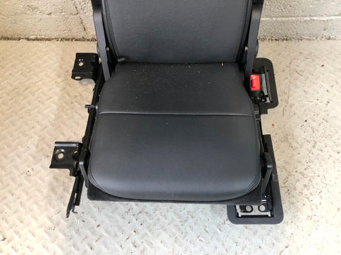 Discovery 3 Seats Black Leather Electric Set x 7 Land Rover 2004 to 2009 K05115