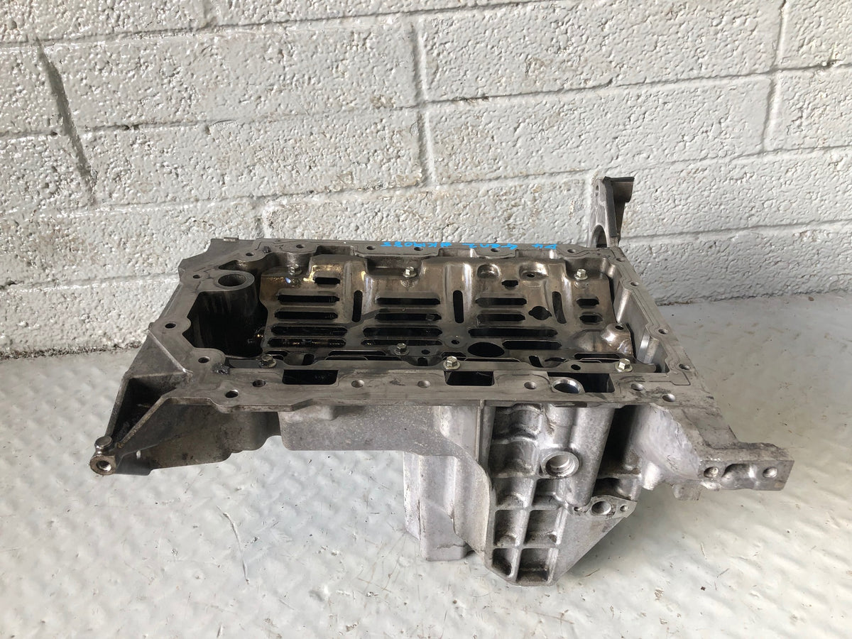 Discovery 4 Oil Sump Upper Tray 3.0 TDV6 Land Rover 2014 to 2016 Gen 2