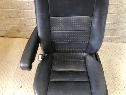 Discovery 3 Seats Black Leather Electric Set x 7 Land Rover 2004 to 2009 K05115