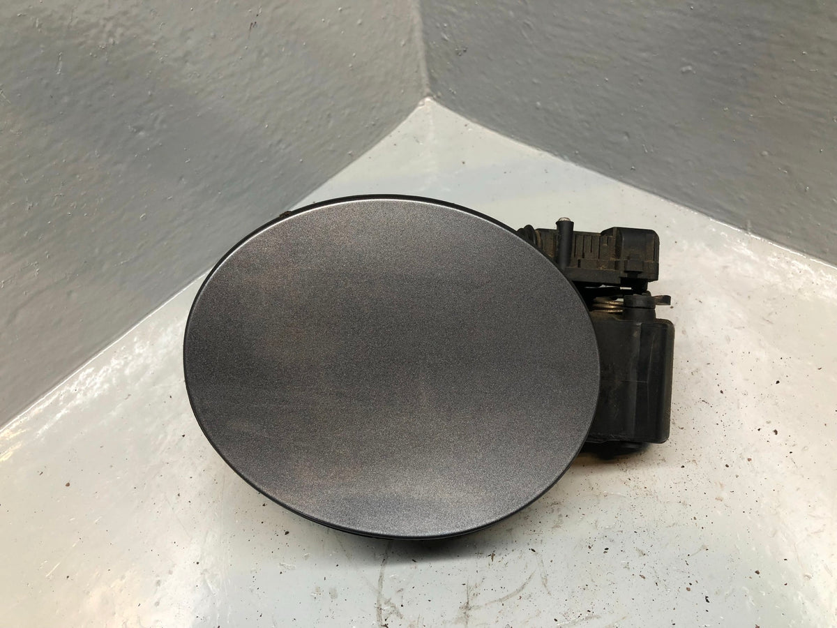 Discovery Sport Fuel Flap with Mechanism Corris Grey L550 Land Rover