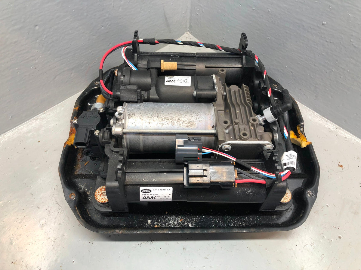 Range Rover L322 Air Suspension Compressor Pump AMK RQU500302 R14115