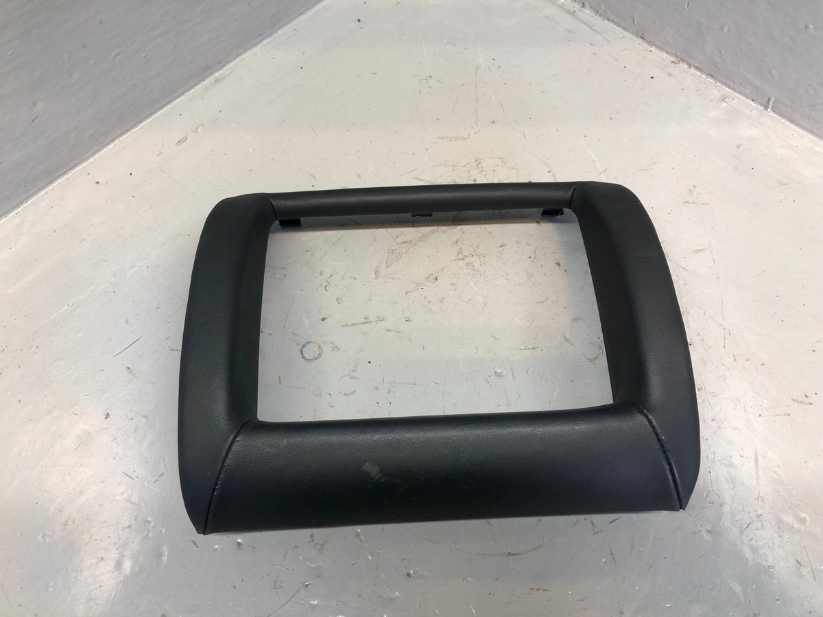 Range Rover L322 Front Headrest Entertainment Display Screen Surround Trim Black