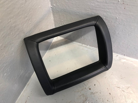 Range Rover L322 Front Headrest Entertainment Display Screen Surround Trim Black