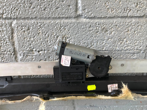 Range Rover L322 Sunroof Glass Cartridge Frame Assembly 2002 to 2012