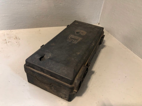 Discovery 2 Fuse Box and Cover Engine Bay YQE000300 Land Rover L06085