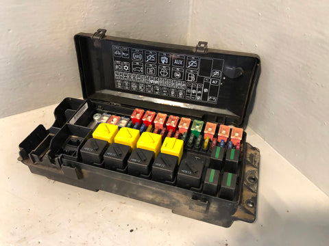 Discovery 2 Fuse Box and Cover Engine Bay YQE000300 Land Rover L06085