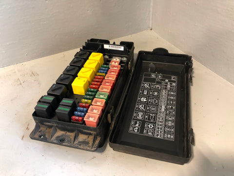 Discovery 2 Fuse Box and Cover Engine Bay YQE000300 Land Rover L06085