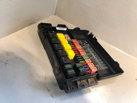 Discovery 2 Fuse Box and Cover Engine Bay YQE000300 Land Rover L06085