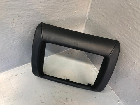 Range Rover L322 Front Headrest Entertainment Display Screen Surround Trim Black