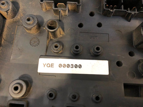 Discovery 2 Fuse Box and Cover Engine Bay YQE000300 Land Rover L06085
