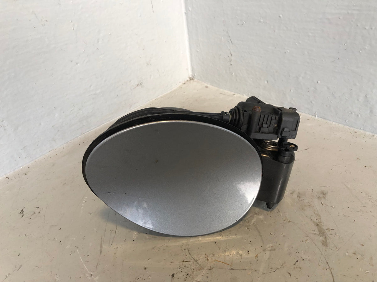 Range Rover Evoque Fuel Flap with Mechanism Orkney Grey L538 2011 to 2018