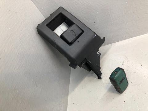 Range Rover L322 Venture Camera with Dash Mounted Charger 2002 to 2010 R08105