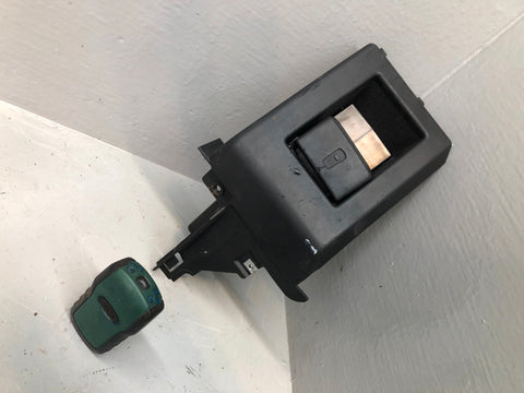 Range Rover L322 Venture Camera with Dash Mounted Charger 2002 to 2010 R08105