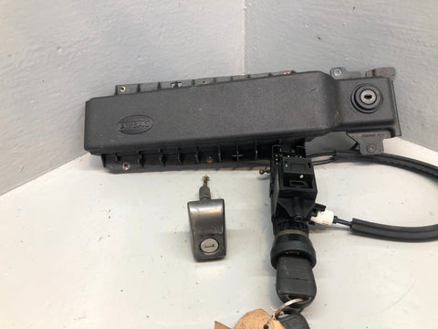 Range Rover L322 Ignition Barrel with Key Lock Set TD6 2002 to 2006 R08105