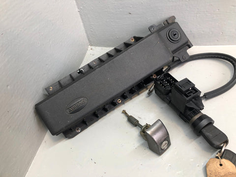 Range Rover L322 Ignition Barrel with Key Lock Set TD6 2002 to 2006 R08105