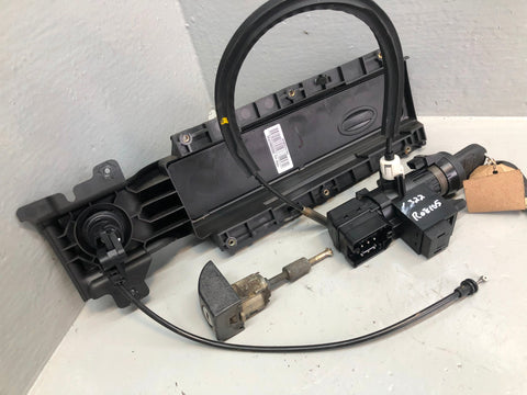 Range Rover L322 Ignition Barrel with Key Lock Set TD6 2002 to 2006 R08105