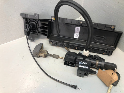 Range Rover L322 Ignition Barrel with Key Lock Set TD6 2002 to 2006 R08105